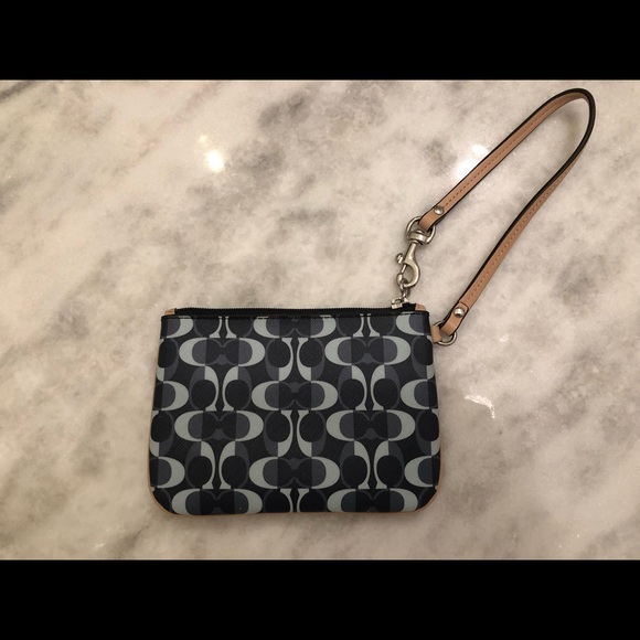 coach wristlet. open to offers! - Picture 2 of 2